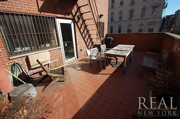 Rented by REAL New York | media 36