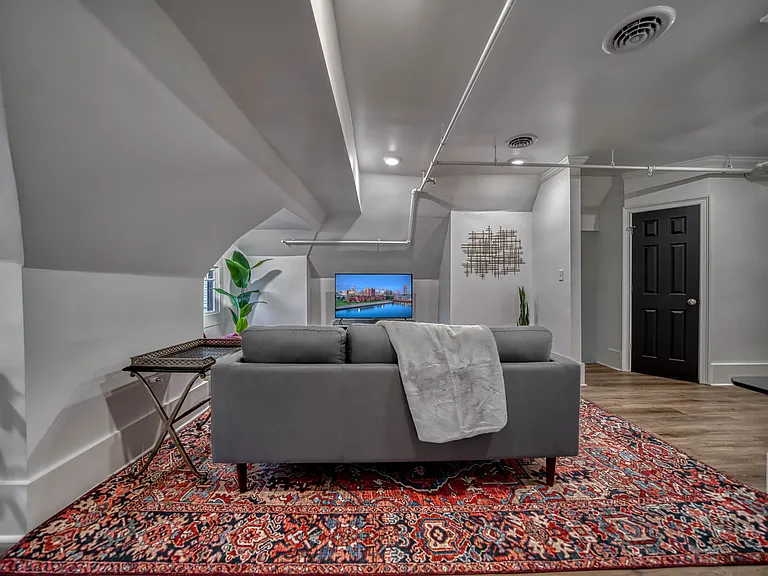 46 Allen St #5 — Photo 24