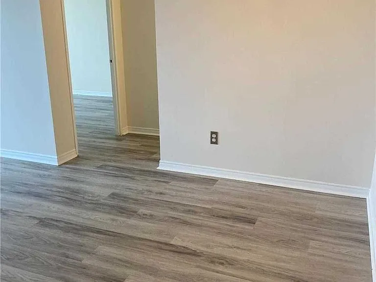 91 Townsgate Dr #411 — Photo 11