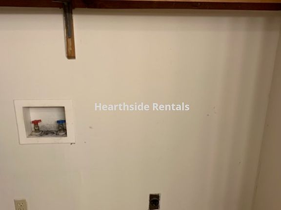 4th image of 200-26 Rollins Dr