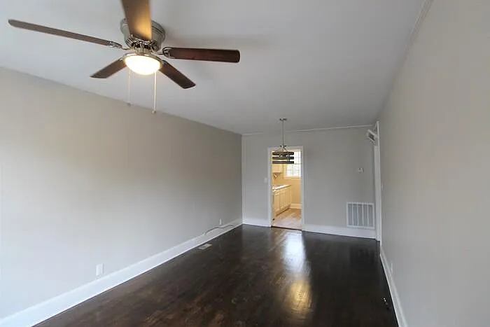 4551 Oxford Rd — Photo 11