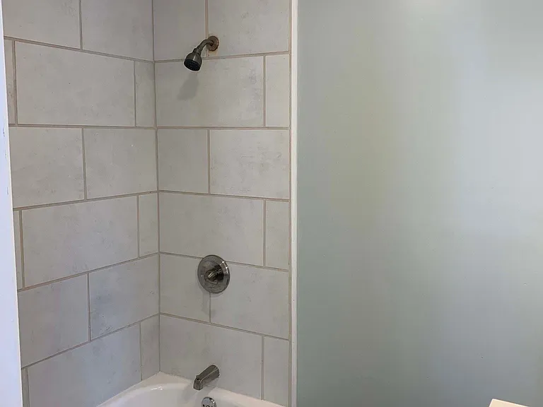 2400 Union Ave — Photo 8