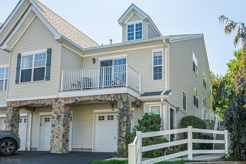 1st image of 904 Wendover Ct