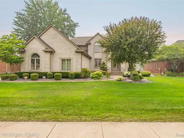 49787 Lakebridge Dr, Shelby Township, MI 48315