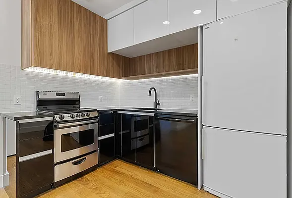 Rented by Dalan Rentals | media 23