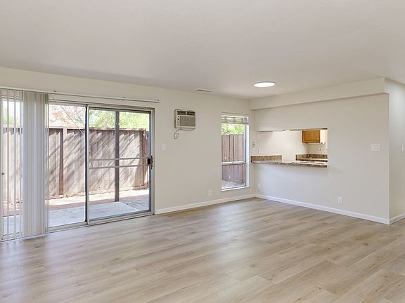 5th image of 65 Donegal Way #B