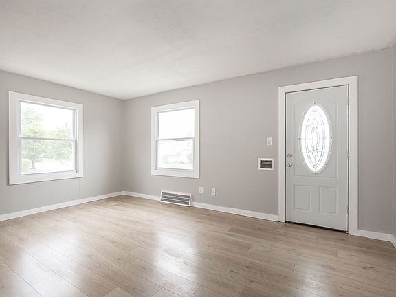 3rd image of 22900 Arms Ave