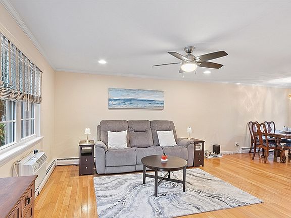 3rd image of 7 Kingston St Unit 7
