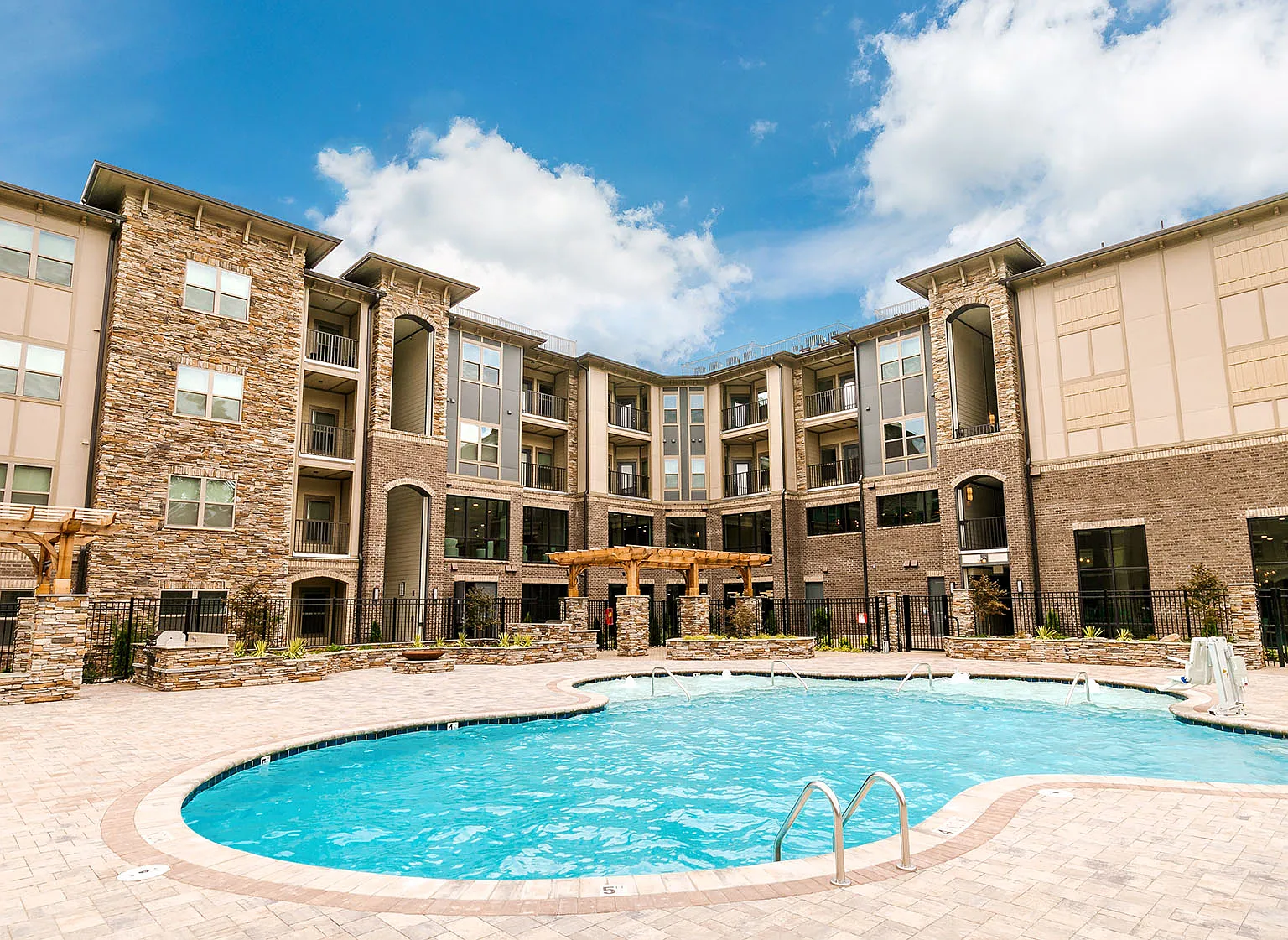 Brizo Apartments — Photo 1