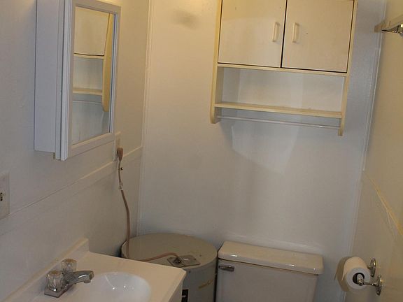 5th image of 306 S Pine St APT C