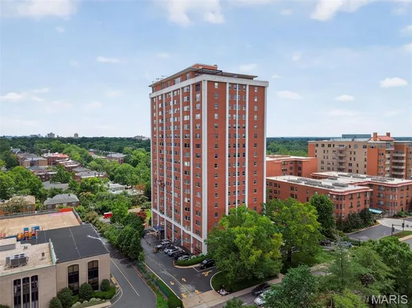 710 S Hanley Rd APT 10A, Saint Louis, MO 63105