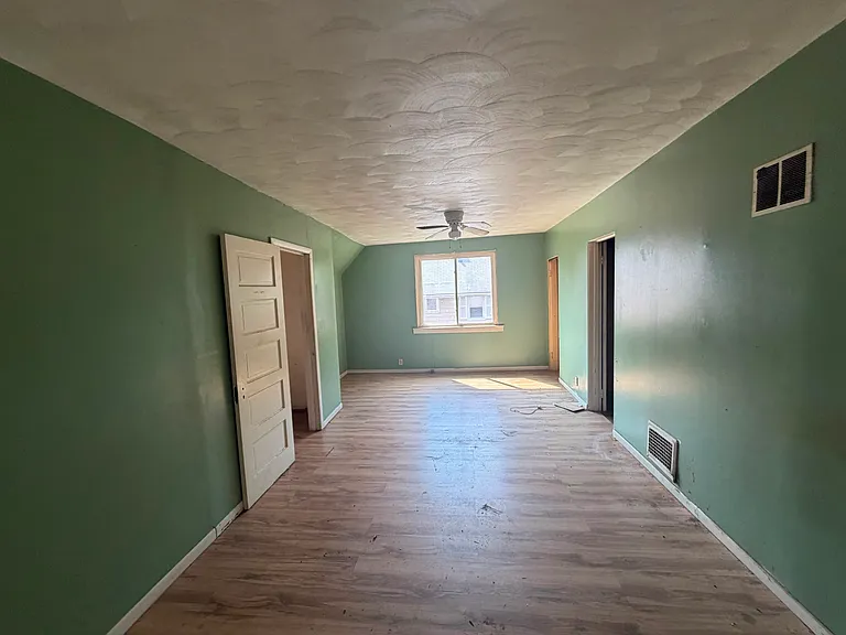 829 E McClure Ave — Photo 14