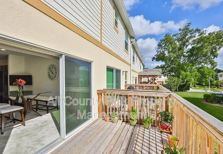 3867 Hampstead Ln — Photo 18