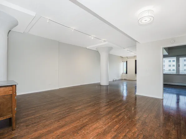 80 Bay Street Landing image 4 of 31