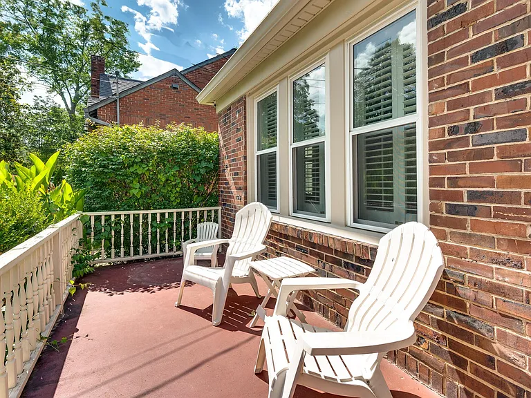 1114 Woodvale Dr — Photo 25