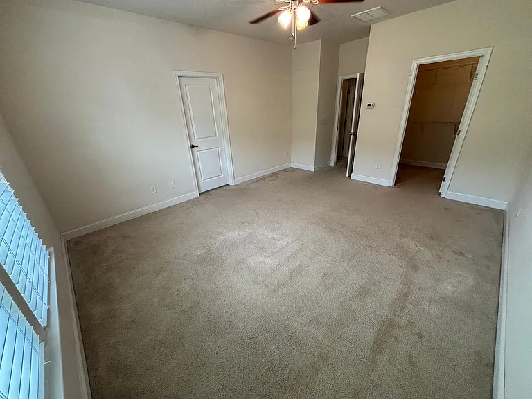 721 Suffield Way — Photo 38