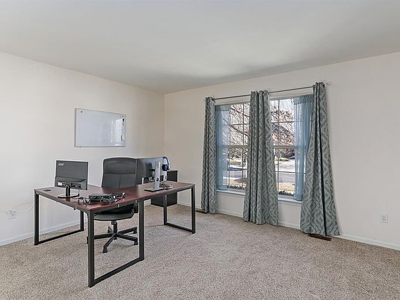 5th image of 2985 Tall Oak Ln