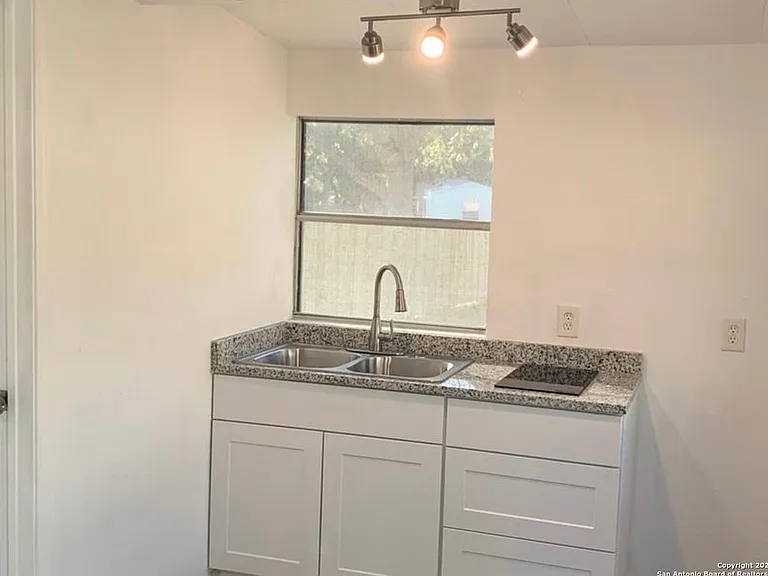 25226 Pat Pkwy #A — Photo 1