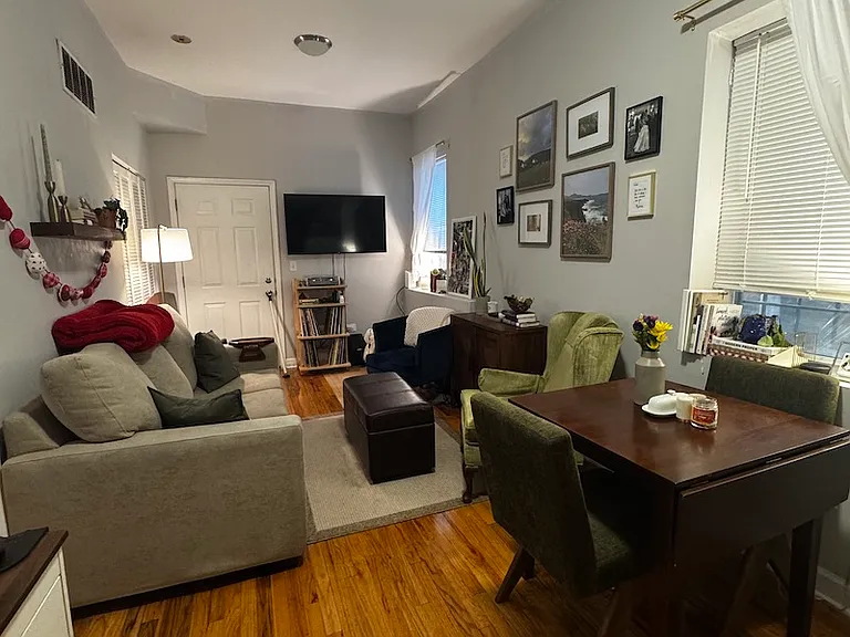 2315 N Greenview Ave #1B — Photo 6