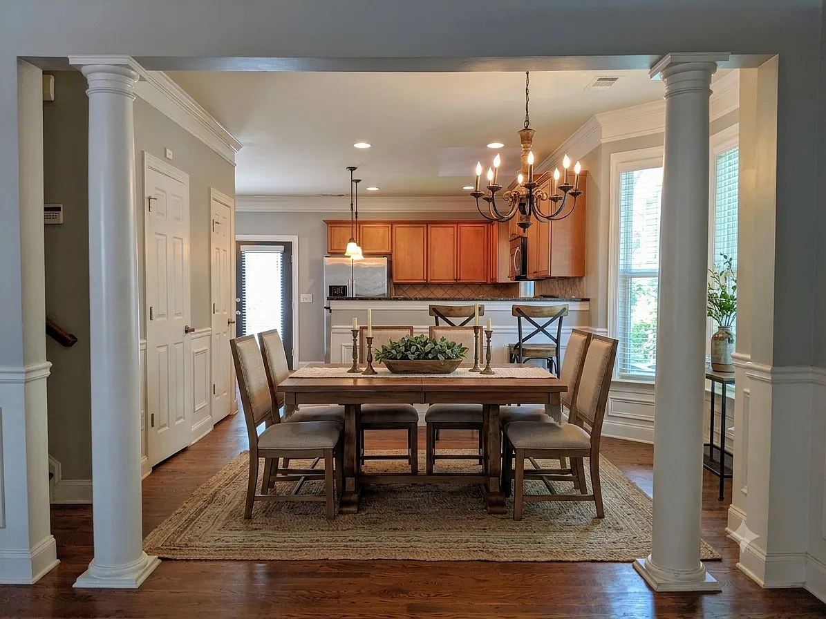 2 bed, 2.5 bath, 1670 sqft, $2,588 — Photo 2