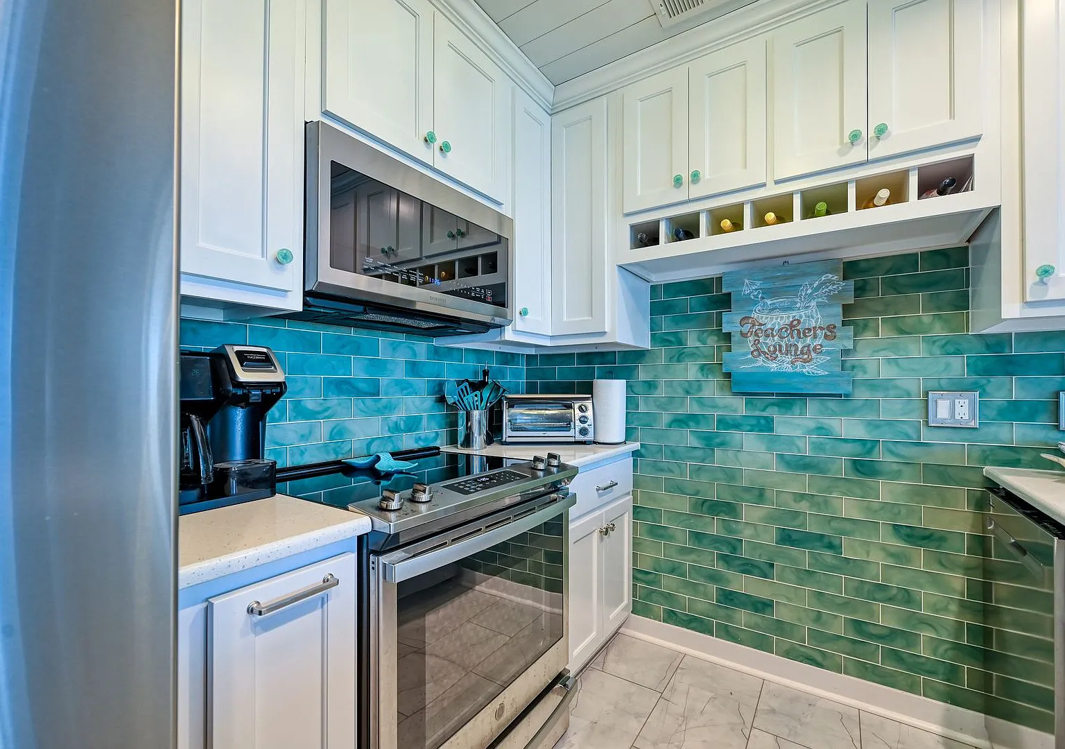 Fully Furnished Off-Season Rental Available Mid-Sept — Photo 1
