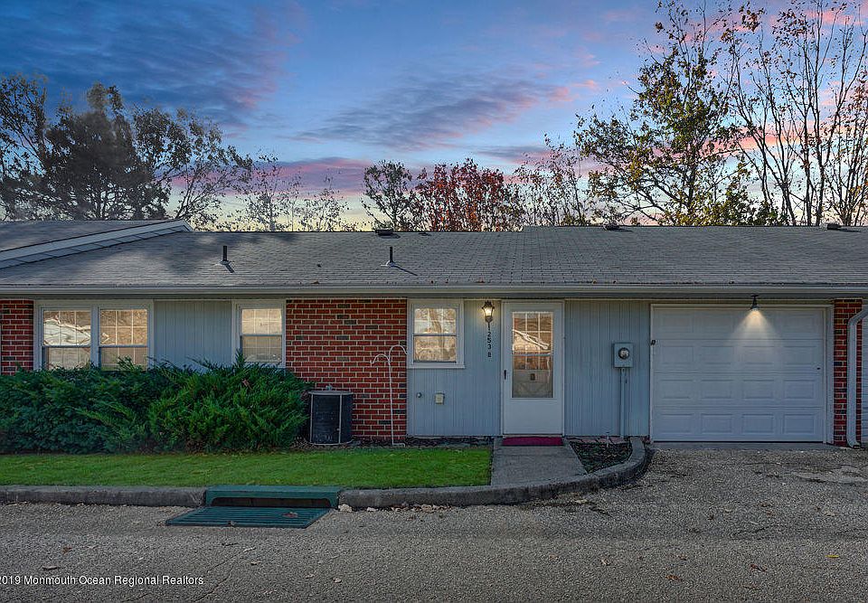 1st image of 1253B Hamilton Ct #1002