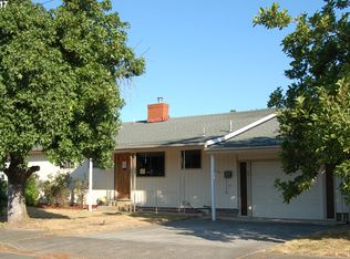 739 E 2nd Ave, Sutherlin, OR 97479