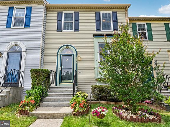 2nd image of 1603 Winding Brook Way