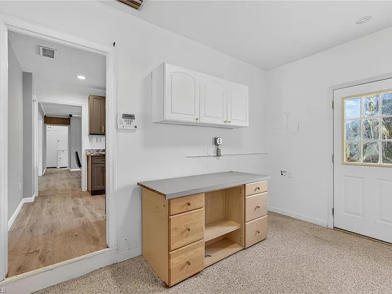 1420 Maravilla Ave — Photo 37