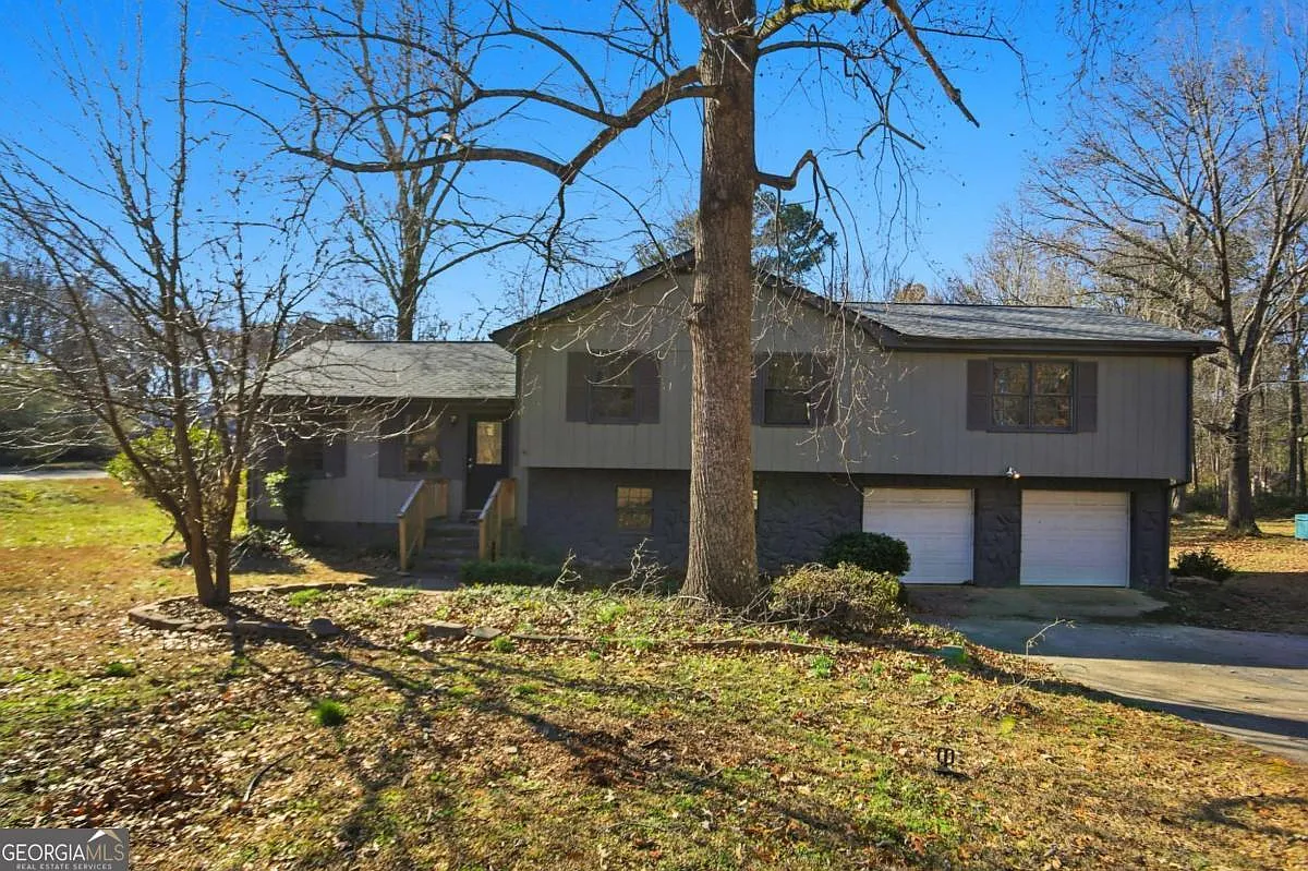 175 Wellington Dr photo 1