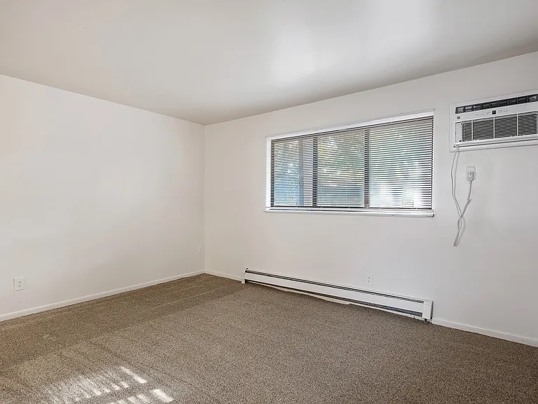 1000 36th St SW — Photo 6