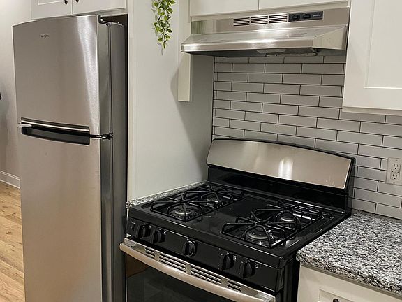 2nd image of 399 Lincoln Ave #1