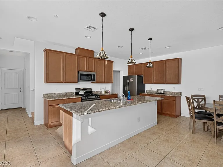 1100 E Sunset Rd — Photo 10