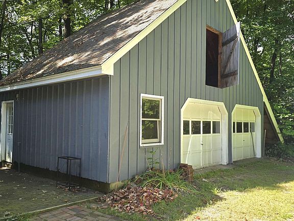 3rd image of 9 Burdett Road