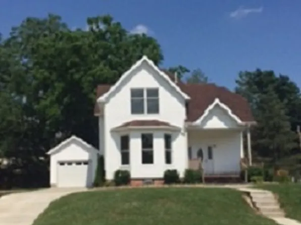 300 N Cross St, Robinson, IL 62454