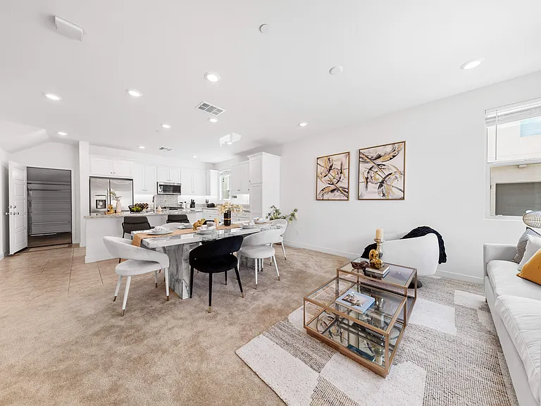 35 Bedford Ct — Photo 3