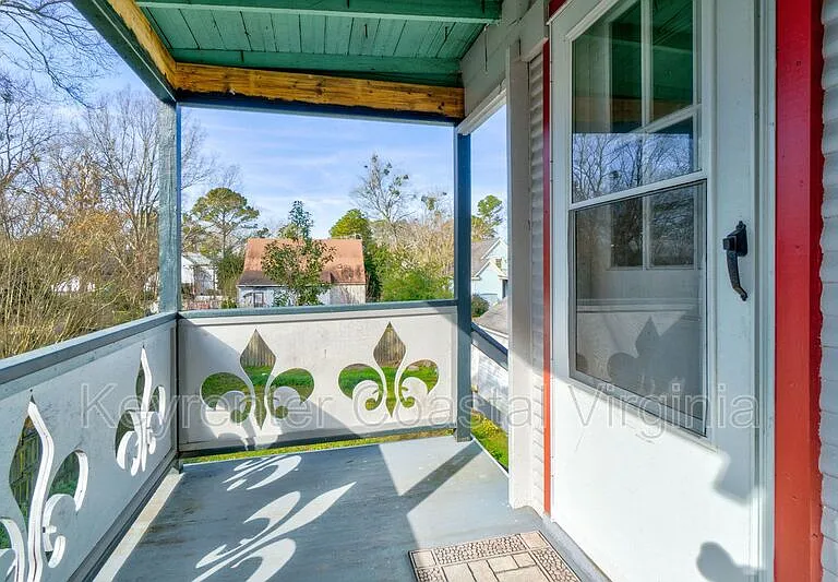 338 Main St #B — Photo 1