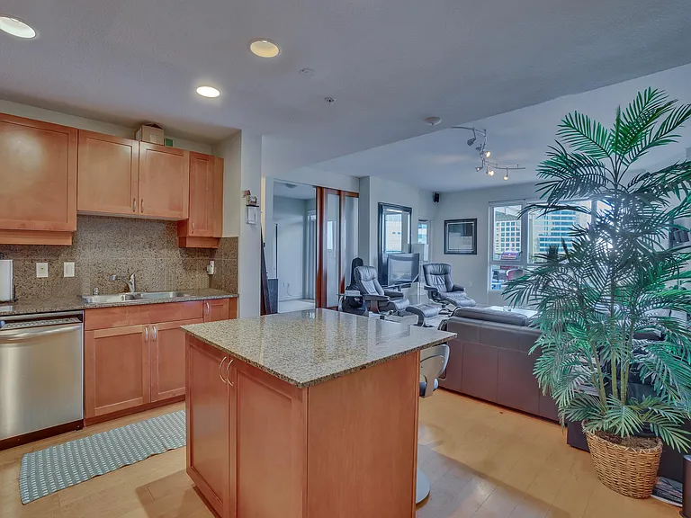 1240 India St #1003 — Photo 11