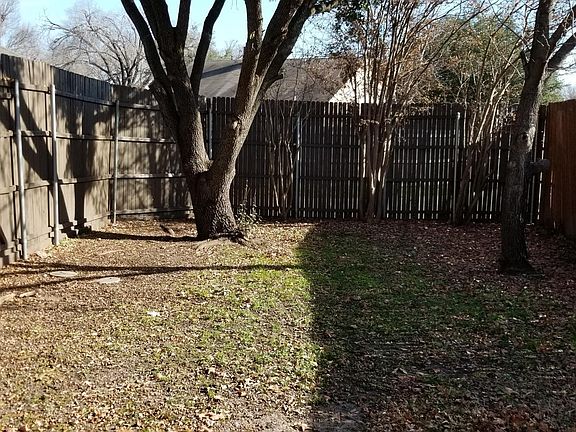 3rd image of 2006 Valley Creek Dr