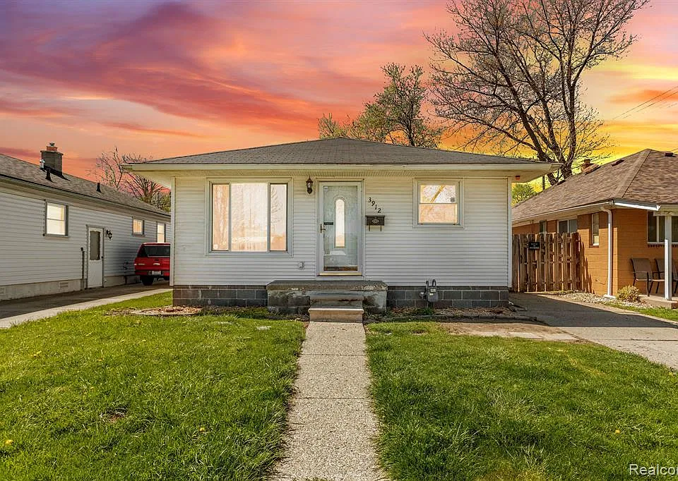 3912 Ziegler St