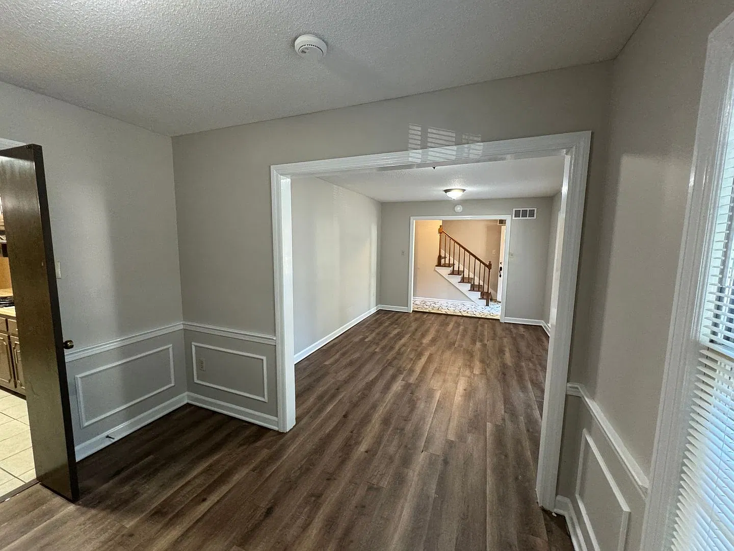 Colonial Style 3-Bedroom in South East Memphis + 2 Car Garage! — Photo 4