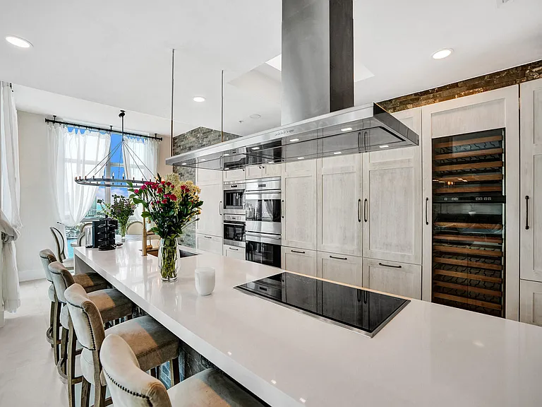 17301 Biscayne Blvd — Photo 19