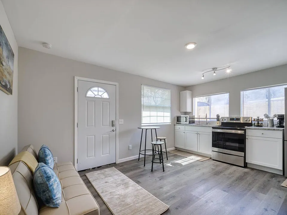 832 Mikael Ave #C