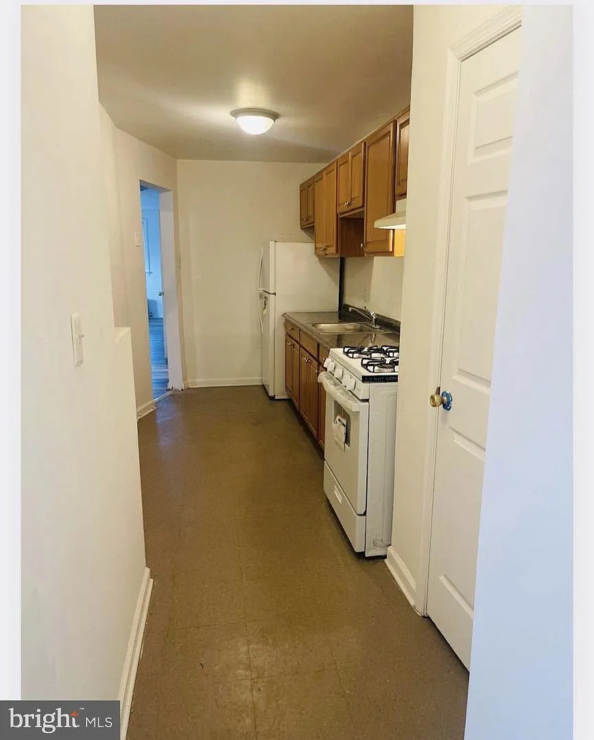 Building Photo - 3162 Buena Vista Ter SE