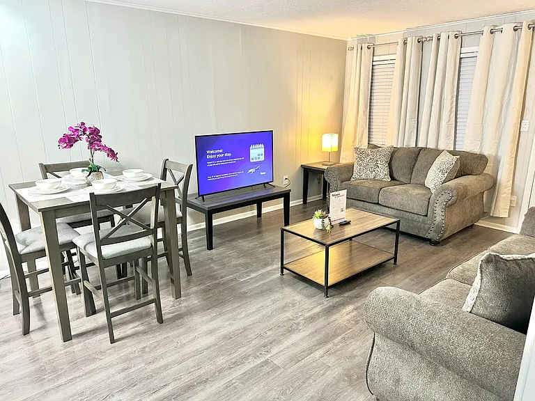 200 Catherine St #13B — Photo 11