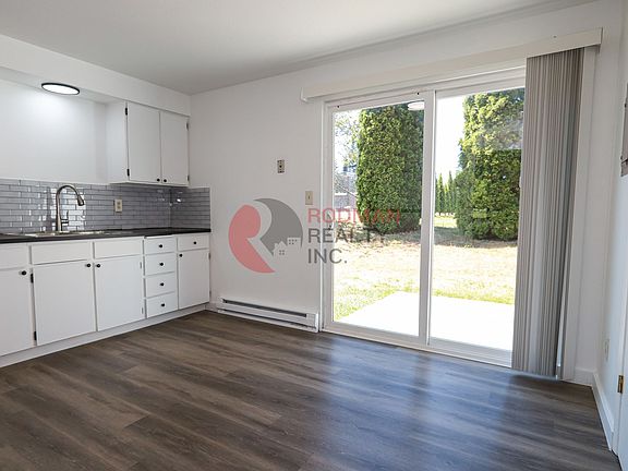 2nd image of 890 Dougherty Dr NE #15