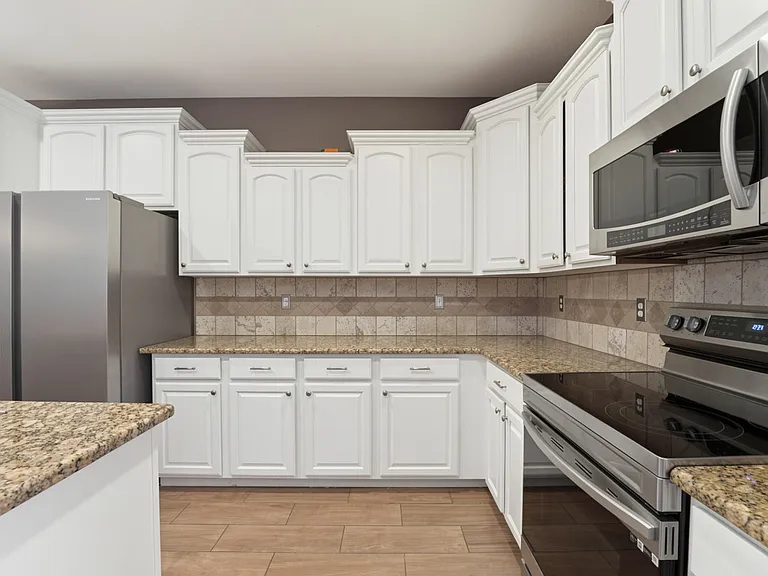 3446 E Fairview St — Photo 14