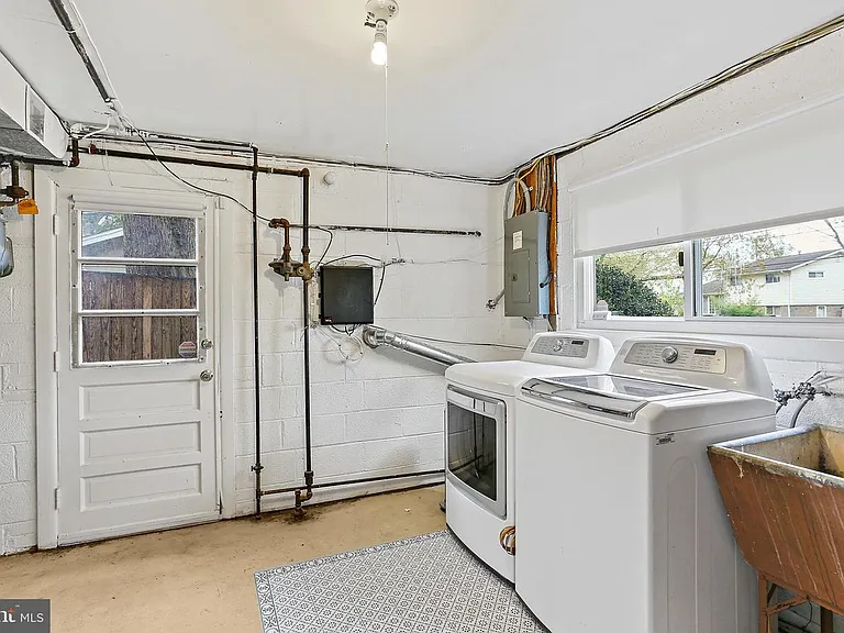 403 Eisner St — Photo 11