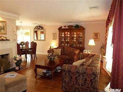 4th image of 1090 Walden Pl