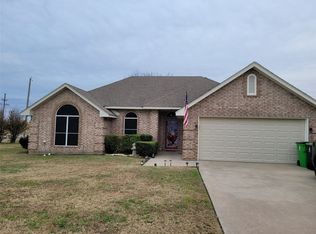 301 Willow Rd, Aubrey, TX 76227